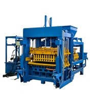 Machine à fabriquer des blocs de ciment automatique à haut rendement QT8-15 pour la construction