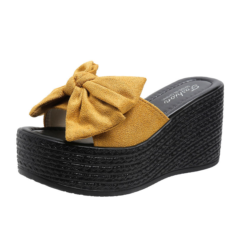 สีเหลือง