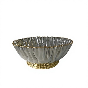 Pot de fleurs à texture irrégulière pour décoration de bureau, design minimaliste, vase à fleurs en aluminium doré pour la décoration de la maison - Product Image 2