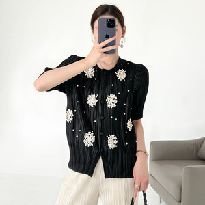 Ultima Collezione 2026: Top e <span class=keywords><strong>Cardigan</strong></span> Plissettati Miyake, Elegante T-Shirt Casual con Ricami e Perline, Moda Tecnica per il Tempo Libero, Camicetta da Donna - Product Image 3