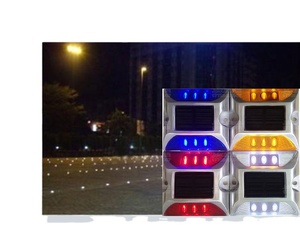 20 năm nhà sản xuất đường cao tốc nhấp nháy <span class=keywords><strong>blinker</strong></span> ánh sáng nhôm năng lượng mặt trời đường đinh tán - Product Image 1