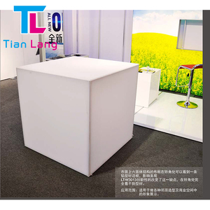 Affichage du salon commercial Plafond suspendu LED Boîte à lumière cubique à 6 faces Cabine à cadre en aluminium portable avec impression par sublimation de colorant - Product Image 4