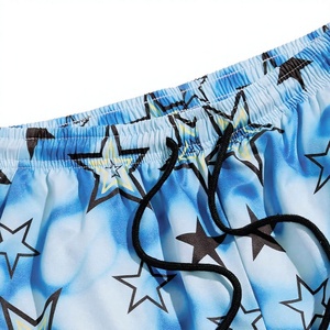 Short de bain décontracté pour homme à séchage rapide, imprimé étoiles bleues, taille élastique avec cordon de serrage, longueur courte - Product Image 2