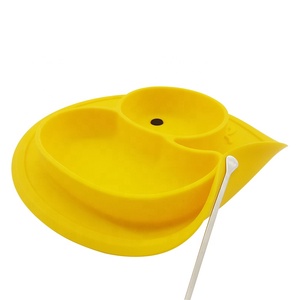 Vente en gros chaude cuillère à succion sûre bol pliant en silicone pour bébé, napperon mignon en forme de <span class=keywords><strong>canard</strong></span> pour tout-petits - Product Image 3