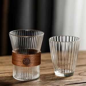 Vaso de Agua de Vidrio Rayado con Borde de Madera, para Oficina, Té, Café, Creativo, Aislado - Product Image 2
