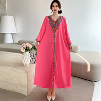 Robe longue en satin polyester style cour avec manches cloche à sequins et col en V, coupe ample grande taille pour femmes rondes, été 2025