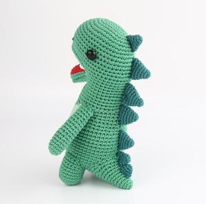 Vente en gros de petites poupées dinosaures mignonnes et amusantes, douces, créatives, faites à la main, au crochet - Product Image 1