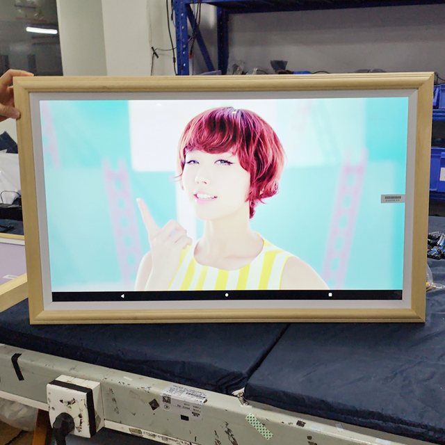 32 Inch Wall Mounted Wooden Frame Large Digital Signage Picture Frame Advertising Player With HD Resolution Lcd Screen Display