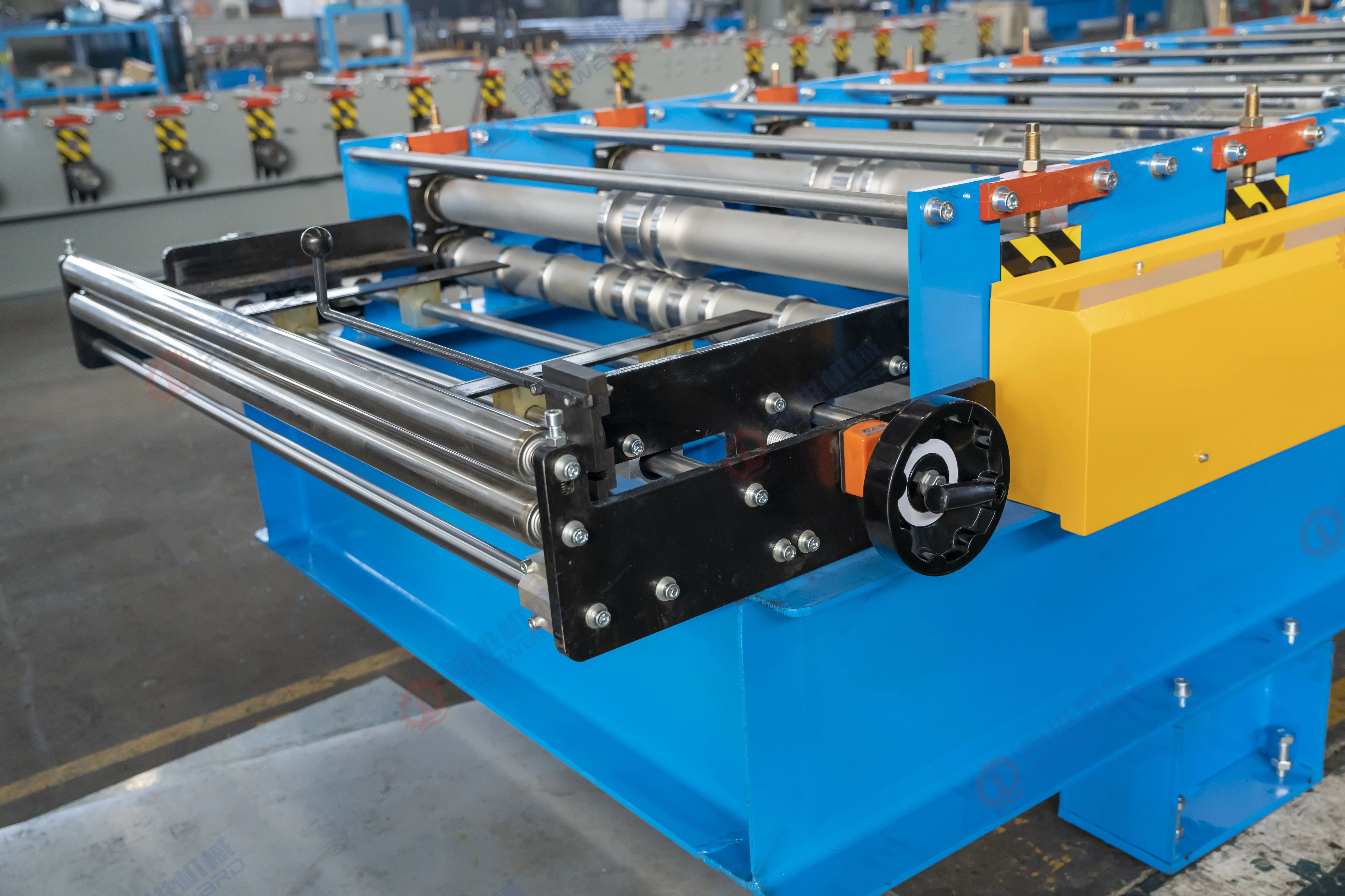 FORWARD Tailor-Made Trapezoidal Sheet Roll Forming Machine for Customized Solutions