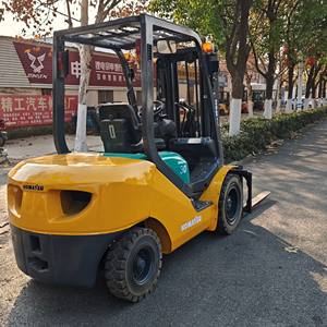 Chariot élévateur à fourche diesel Offre Spéciale Komatsu 3T Machines de terrassement utilisées de haute performance pour la construction Chariot élévateur à combustion interne - Product Image 6