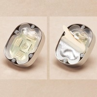Diffuseur de parfum pour voiture en alliage de zinc rechargeable, à clipser sur la grille d'aération, pour l'intérieur de la voiture, parfum longue durée, OEM ODM en gros