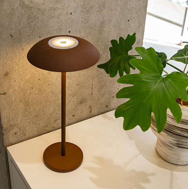 Brown Led Cordless Restaurant Table Lamp Wireless Charging Rechargeable Touch Dimmer Table Lights for bar