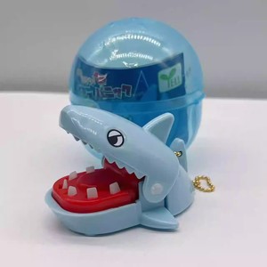 YELL Japón Genuino PVC Twist Egg Bite Little Shark Game Pequeño Accesorio Colgante Regalo para Niños - Product Image 3