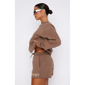 Conjunto de Sudadera con capucha y pantalones cortos de punto de mujer con cuello redondo de gran tamaño y logotipo personalizado, Sudadera corta informal para mujer - Product Image 4