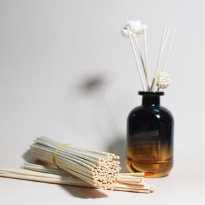 Precio de fábrica de <span class=keywords><strong>la</strong></span> fragancia de <span class=keywords><strong>la</strong></span> casa de mimbre Reed difusor palos 3mm redondo recto de ratán de madera palo reed difusor palos - Product Image 4