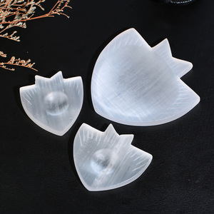 Sélénite <span class=keywords><strong>blanche</strong></span> cristal pierre sélénite tête de Dragon tour Point <span class=keywords><strong>baguette</strong></span> renard <span class=keywords><strong>Angle</strong></span> bouddha ornements pour la méditation - Product Image 4