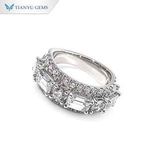 Tianyu Gems Maßgefertigter 2ct Smaragd & Rund Geschliffener Labor-Diamant Hochzeitsgeschenk-Ring 18K Massivgold Designer-Schmuck für Ihn - Product Image 1