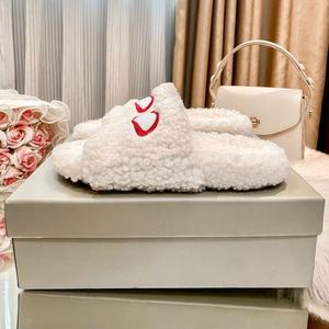 Pantofole Invernali da Donna con Piattaforma e Pelliccia, Vendita Calda 2025, Sandali Caldi di Alta Qualità con Ricamo, Taglie Grandi - Product Image 6