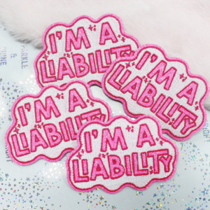 Parche Bordado de 3 Pulgadas con la Frase 'I'm a Liability', Parches Bordados con Slogan Divertido y Purpurina Rosa, Parches Termoadhesivos para Bolsos, Gorras y Sombreros, DIY - Product Image 3