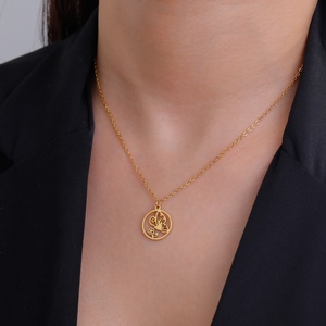 蝴蝶和花朵吊坠项链时尚不锈钢珠宝项链女男士 - Product Image 3