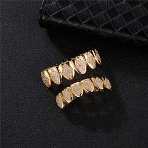 NUOVO Set di Grillz per Denti in Oro Bianco 18K con Micro-Pavé di Zirconi Cubici, Personalizzabile, per 6 Denti Superiori e Inferiori - Product Image 3