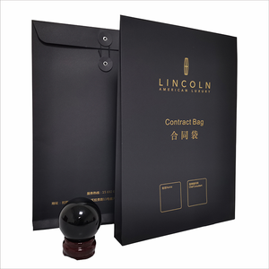 مظروف ورقي صغير مطبوع حسب الطلب للمجوهرات لون بني وأسود مع أزرار وسلسلة - Product Image 4