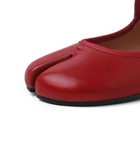 <span class=keywords><strong>Ballerine</strong></span> Tabi OEM ODM in Vera Pelle con Fibbia Elegante, Scarpe Mary Jane Basse Personalizzate all'Ingrosso con Design a Punta Divisa, Fabbrica di <span class=keywords><strong>Ballerine</strong></span> Tabi - Product Image 1