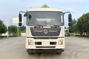 Nuevo Precio Bajo, Camión Cisterna CLW HOWO 4X2, 9 Metros Cúbicos, 165HP, Caja de Cambios Manual de 8 Velocidades para Transporte de Líquidos Combustibles - Product Image 6