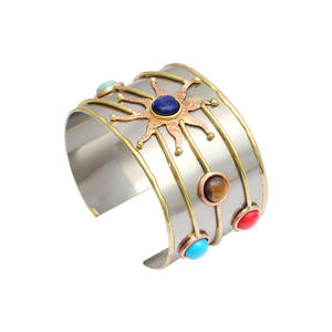 Brazaletes y Pulseras Trimetálicas Elegantes para Mujer con Diseño Ligero Único, Joyería Moderna y Elegante, Perfecta para Uso Diario - Product Image 4