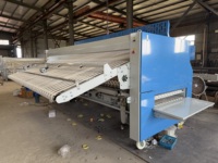 Machine automatique de pliage de drap de lit 2250W 380V équipement de blanchisserie d'hôtel pour le service de linge