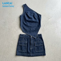 Ensemble coordonné en jean personnalisé : Haut asymétrique à une épaule et mini-jupe cargo, ensemble 2 pièces avec surpiqûres contrastées, usine OEM ODM