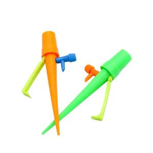 <span class=keywords><strong>Goutteur</strong></span> de <span class=keywords><strong>bouteille</strong></span> de dispositif de goutte à goutte d'auto-arrosage en <span class=keywords><strong>plastique</strong></span> réglable pour système d'auto-irrigation par goutte à goutte - Product Image 1