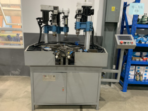Machine de perçage et de taraudage rotative à six postes, multi-axes, pour le perçage et le taraudage de dents - Product Image 3