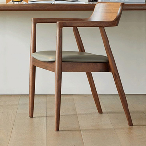 <span class=keywords><strong>Chaises</strong></span> design <span class=keywords><strong>scandinaves</strong></span> <span class=keywords><strong>de</strong></span> haute qualité <span class=keywords><strong>en</strong></span> bois massif <span class=keywords><strong>de</strong></span> frêne, chaise <span class=keywords><strong>de</strong></span> salle à manger Hiroshima <span class=keywords><strong>en</strong></span> cuir nordique pour restaurant - Product Image 1