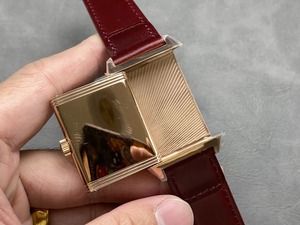Reloj Reverso Clásico con Esfera Roja, Caja Dorada de Lujo, Correa de Cuero, Diseño Retro de Lujo, Reloj de Doble Cara Personalizado - Product Image 5