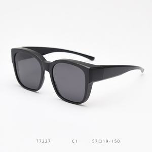 Gafas de sol polarizadas cuadradas amigables con la miopía para hombres y mujeres, gafas de espejo de abrigo de conductor de visión nocturna conveniente - Product Image 6