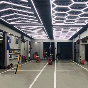 Éclairage LED hexagonal personnalisé pour garage, éclairage en forme de nid d'abeille pour <span class=keywords><strong>atelier</strong></span> automobile - Product Image 1