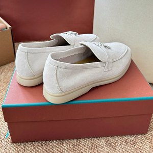 รองเท้าโลฟเฟอร์ดีไซน์หรูหราสั่งทำพิเศษพร้อมโลโก้ ปี 2026 รองเท้าผู้หญิงแบบสวมลำลองอเนกประสงค์สำหรับใส่เดินทุกวัน มีหลายสไตล์ให้เลือก - Product Image 6