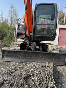 Mini-excavatrice sur chenilles Hitachi ZX60 d'occasion 6 tonnes, homologuée EPA CE, avec puissant moteur ISUZU, idéale pour l'agriculture - Vente directe usine - Product Image 4