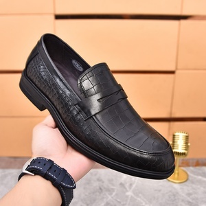 Mocasines de Hombre para Primavera y Otoño, Transpirables, de Cuero Repujado, Casuales de Negocios, con Suela Ligera y Suave, Zapatos de Moda para Papá - Product Image 2
