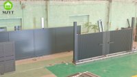 Gambar Desain Gratis Pintu Geser Utama Elektrik Desain Modern Berlapis Bubuk Ramah Lingkungan dari Aluminium Kustom yang Aman dan Terbuat dari Kaca Tempered