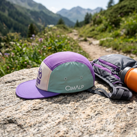 Gorra de camping de malla de poliéster de 5 paneles personalizada con estampado de letras, transpirable, para correr, deportes al aire libre y viajes