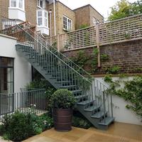 Escalier droit compact pour extérieur, escalier métallique pour maison, marches en acier galvanisé, design d'escalier