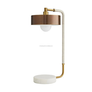 Lampe de bureau Art Déco moderne en laiton antique et marbre |   Éclairage design élégant pour hôtel, café et espace de travail ouvert - Product Image 2
