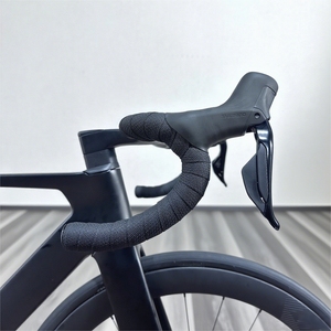 KOZO directo de fábrica al por mayor de fibra de carbono Aero Road Racing Bike 700C para <span class=keywords><strong>105</strong></span> freno de disco hidráulico de 24 velocidades de alta OEM - Product Image 6