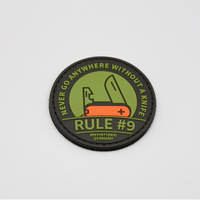 Écusson personnalisé en PVC souple avec logo 3D en relief, patch en caoutchouc silicone PVC thermocollant pour casquettes et sacs avec fermeture auto-agrippante