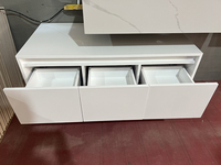 Meubles-lavabos muraux modernes en PVC laqué blanc avec miroir LED, vasque en pierre, résistants à l'eau et dotés d'un miroir