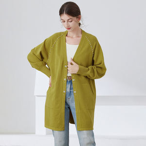 Suéter de talla grande para <span class=keywords><strong>mujer</strong></span> de Otoño de alta calidad, cárdigan con manga de hombro, cárdigan con cuentas de flores, suéter de longitud media para <span class=keywords><strong>mujer</strong></span> - Product Image 3