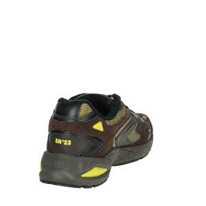 Zapatillas Deportivas para Hombre M411 SN OD YE Marrón con Detalles Amarillos - Product Image 3