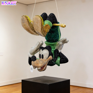 Sculptures de Goofy luxueuses entièrement recouvertes de strass et de diamants, statues suspendues en résine, artisanat d'art - Product Image 6